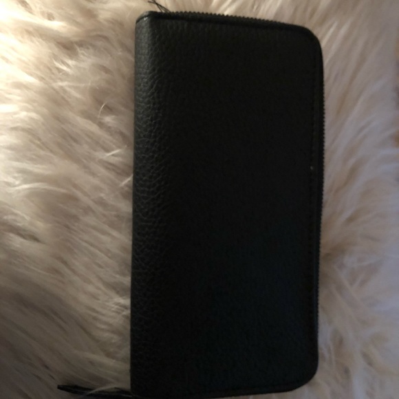 Jones of New York black with gold hardware vey nice - Picture 3 of 3